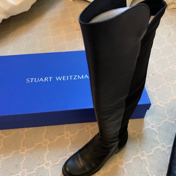 Stuart Weitzman 5050 Knee High Boots in Black Leat - Picture 4 of 5
